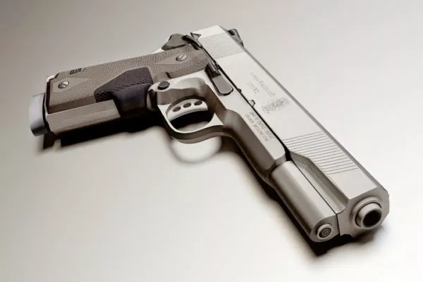 Old Beretta 92 Pistol 3d model