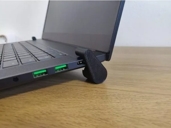 Old Style Laptop Computer 3d model