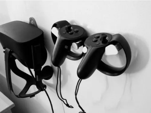 Oculus Touch Wallmount Printable 3d model Oculus Touch Wallmount Printable 3d model
