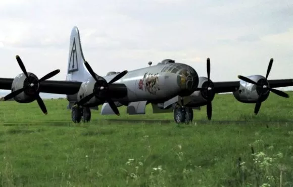 Бомбардировщик B29 Бесплатная 3d модель - .Obj, .Позер- Open3dModel